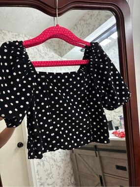 GAP Black and White Polka Dot Puff Sleeve Top